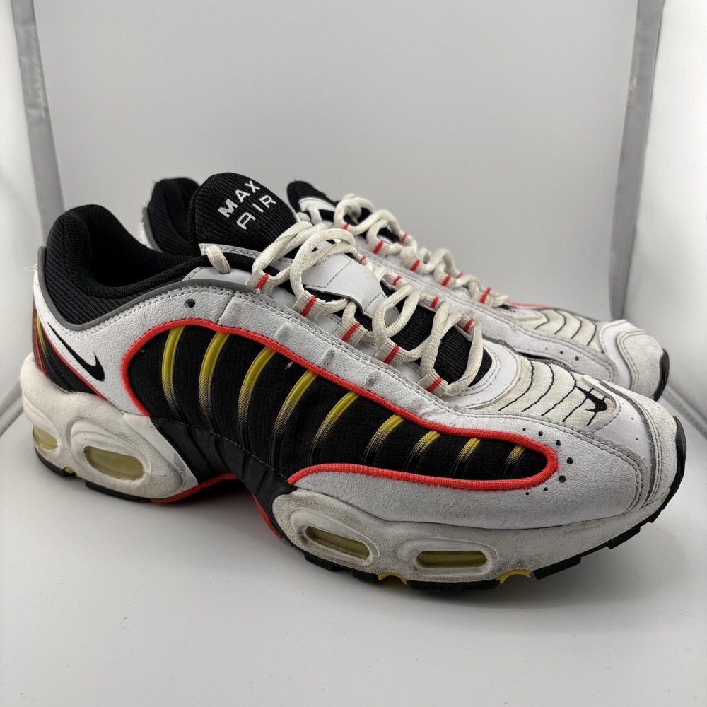 Nike Air Max Tailwind IV Mens 11 White Black Running Sneakers Max Air Retro Gym